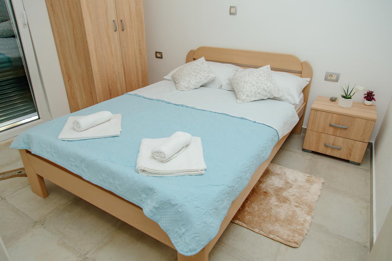 Apartmani Mozaici Risan Exterior foto